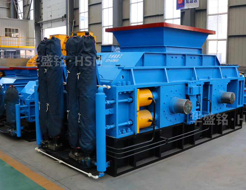 12.13石子制砂用時(shí)產(chǎn)300噸對輥制砂設(shè)備價(jià)格多少？